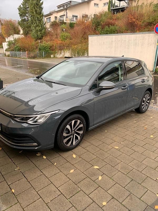 Gebraucht VW Golf VIII 150 PS (110 kW) 2022 Grau Limousine