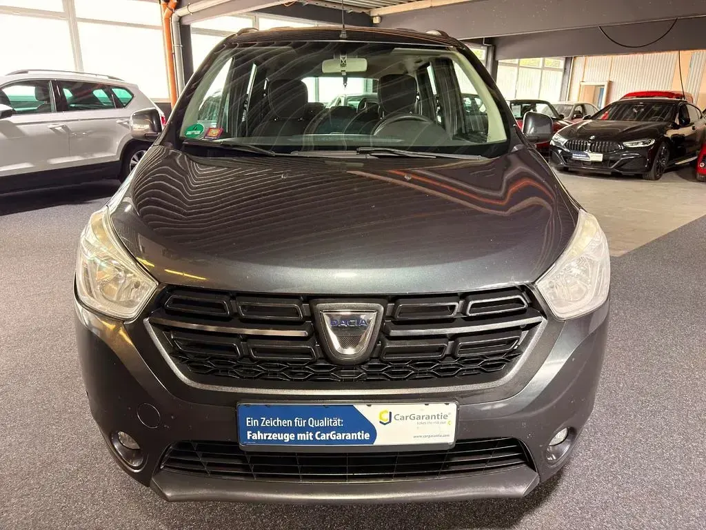 Gebraucht Dacia Lodgy Lauréate 102 PS (75 kW) 2017 Grau Van / Kleinbus