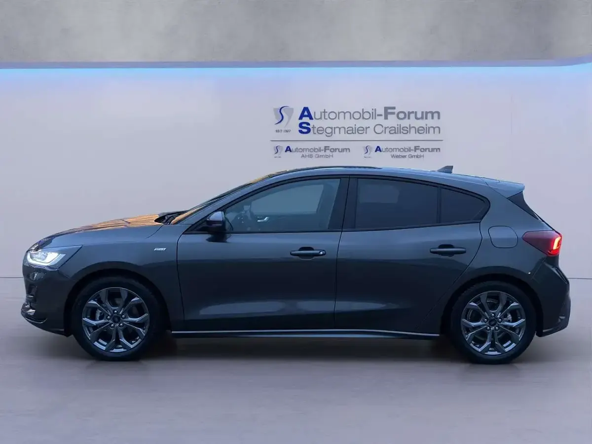 Gebraucht Ford Focus ST-Line X 155 PS (114 kW) 2024 Magneticgrau metallic Limousine