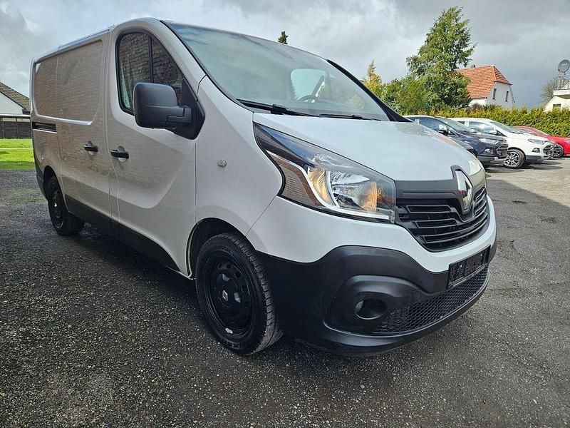 Gebraucht Renault Trafic Komfort 120 PS (88 kW) 2015 Weiß Van / Kleinbus