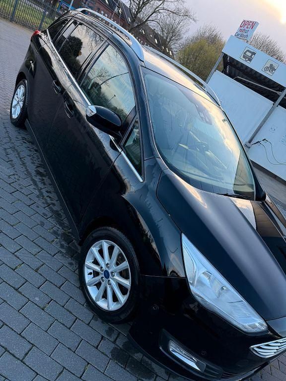 Gebraucht Ford Grand C-Max Titanium 125 PS (91 kW) 2017 Schwarz Van / Kleinbus
