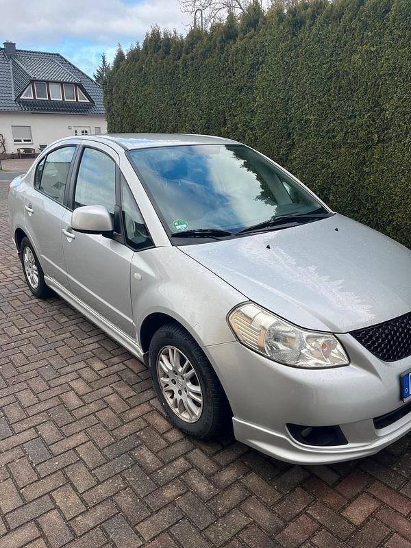 Gebraucht Suzuki SX4 107 PS (78 kW) 2009 Silber Limousine