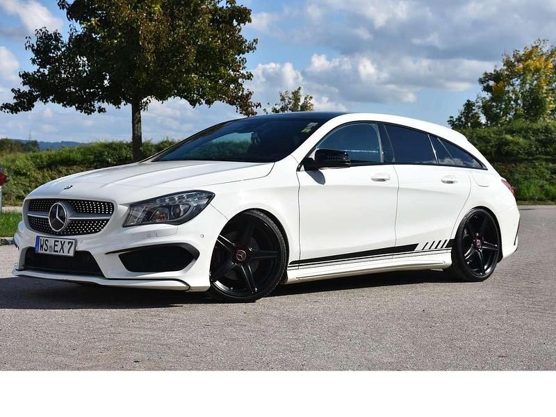 Calcitweiss unilack Gebraucht 2015 Mercedes CLA220 AMG Limousine | 16.555 € (Fairer Preis) - Bild 1/4