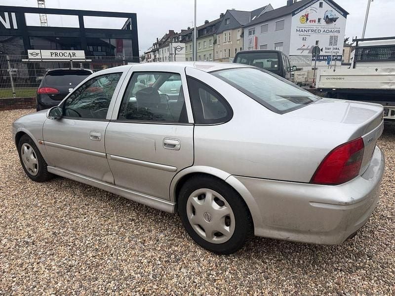 Gebraucht Opel Vectra Selection 101 PS (74 kW) 2001 Grau Limousine