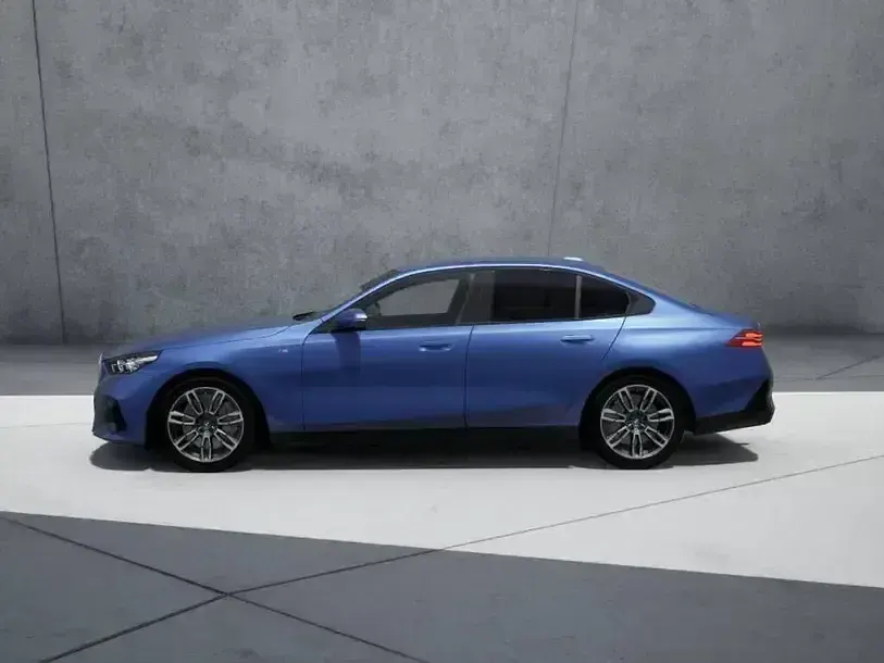 Gebraucht BMW i5 M Sport 289 kW (394 PS) 2025 Blau Limousine