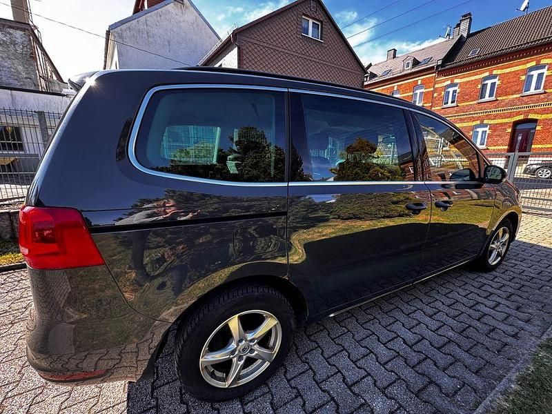 Gebraucht VW Sharan Match 140 PS (102 kW) 2012 Grau Van / Kleinbus