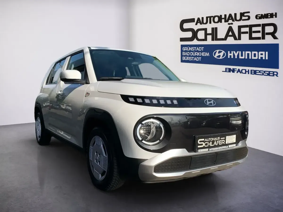 Gebraucht Hyundai Inster Select 85 kW (116 PS) 2025 Atlas white / sol Kleinwagen
