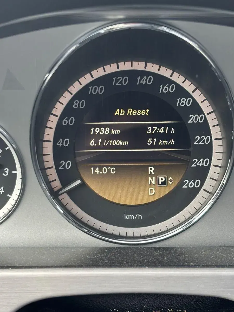 Gebraucht Mercedes E250 Avantgarde 204 PS (150 kW) 2012 Schwarz Limousine