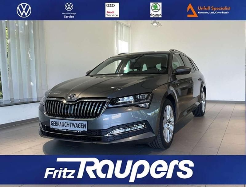 Graphitegrau metallic Gebraucht 2022 Skoda Superb Style Kombi | 21.990 € (Fairer Preis) - Bild 1/4