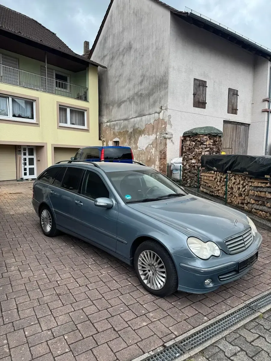 Gebraucht Mercedes C220 150 PS (110 kW) 2004 Grau Kombi