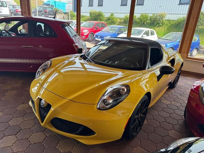 Gebraucht Alfa Romeo 4C Spider 241 PS (177 kW) 2018 Colore esterno (solid yellow) Cabrio