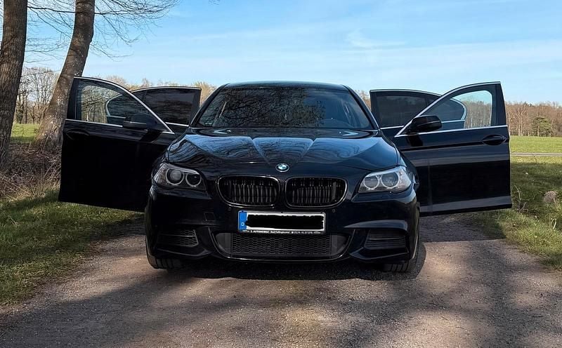 Second-hand BMW 520 190 CP (139 kW) 2015 Negru Berlinǎ