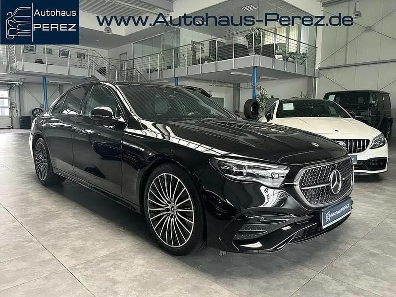 Obsidianschwarz metallic Gebraucht 2024 Mercedes E200 Advanced Plus Limousine | 59.899 € (Teuer) - Bild 1/4