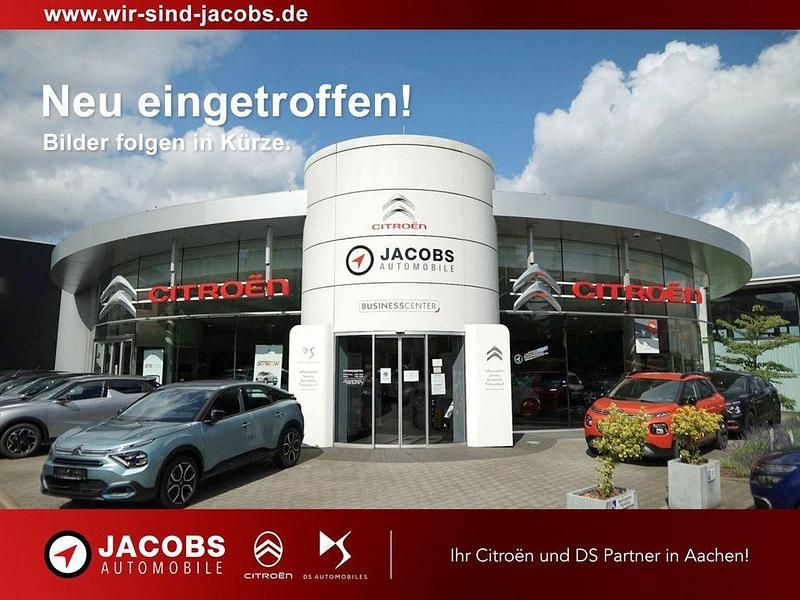Lackierung schwarz perla nera/ (metallic) Gebraucht 2023 Citroën e-C4 Shine Limousine | 21.880 € (Fairer Preis) - Bild 1/1