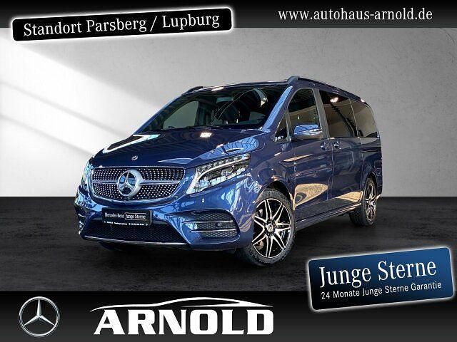Blau (sodalithblau met.) Gebraucht 2024 Mercedes V250 AMG Van / Kleinbus | 61.750 € (Fairer Preis) - Bild 1/4