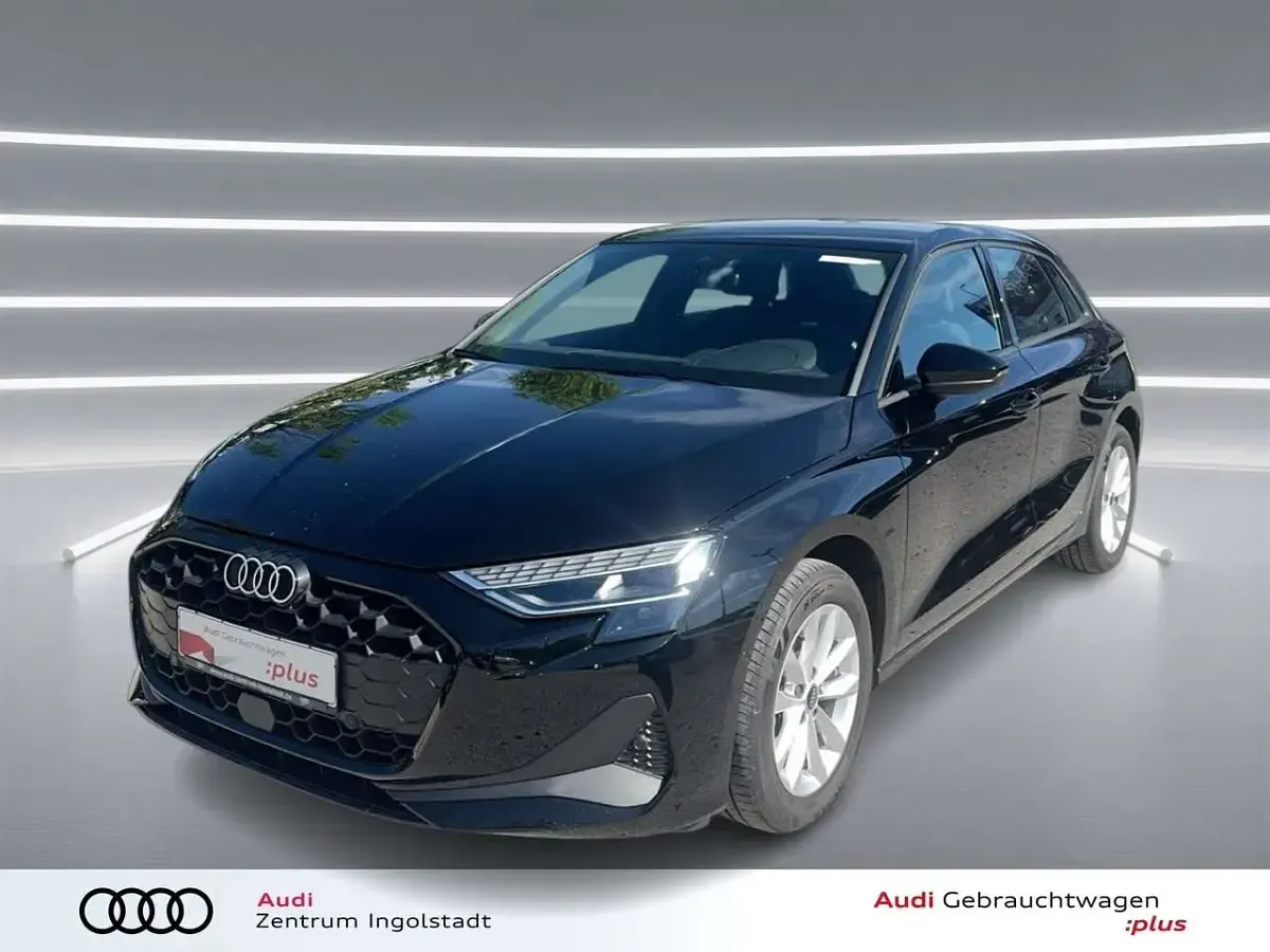 Gebraucht Audi A3 Ambiente 116 PS (85 kW) 2025 Brillantschwarz Limousine