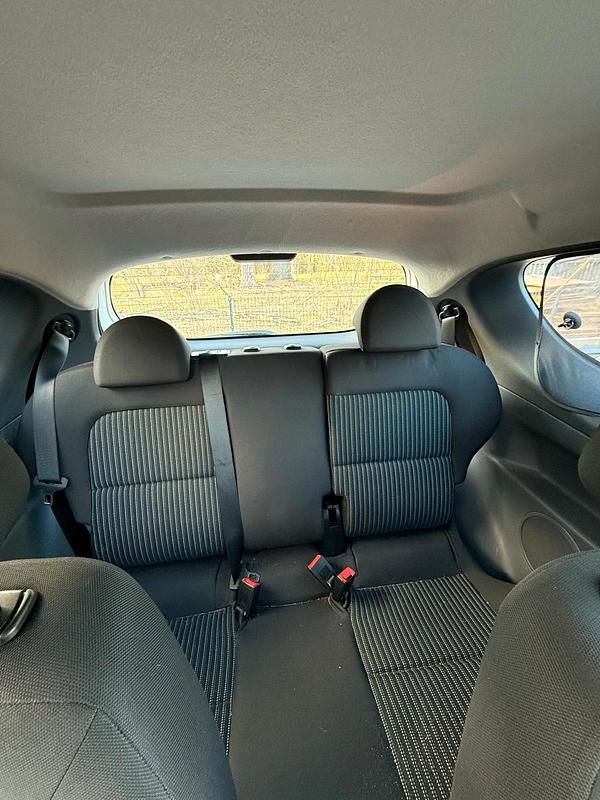 Second-hand Mitsubishi Colt 75 CP (55 kW) 2007 Alb Hatchback