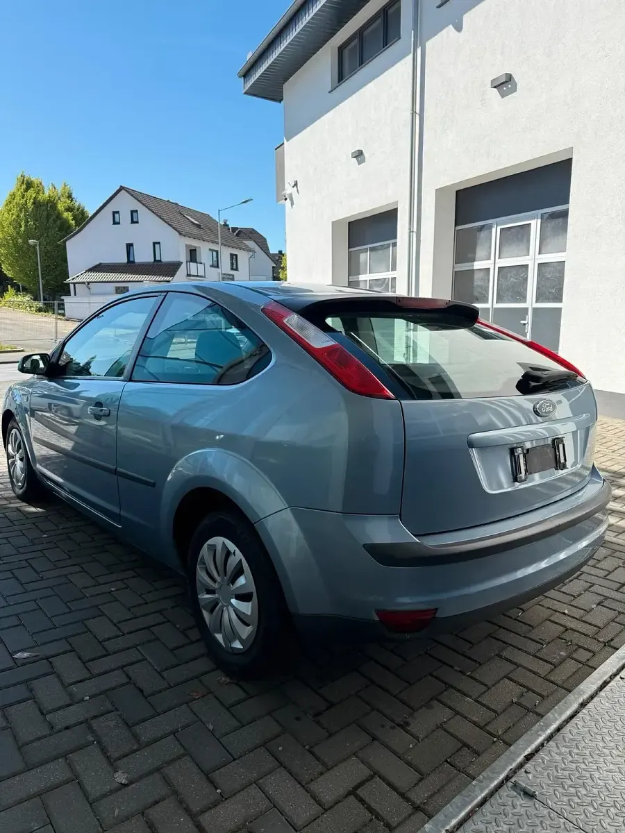 Gebraucht Ford Focus 109 PS (80 kW) 2006 Silber Limousine
