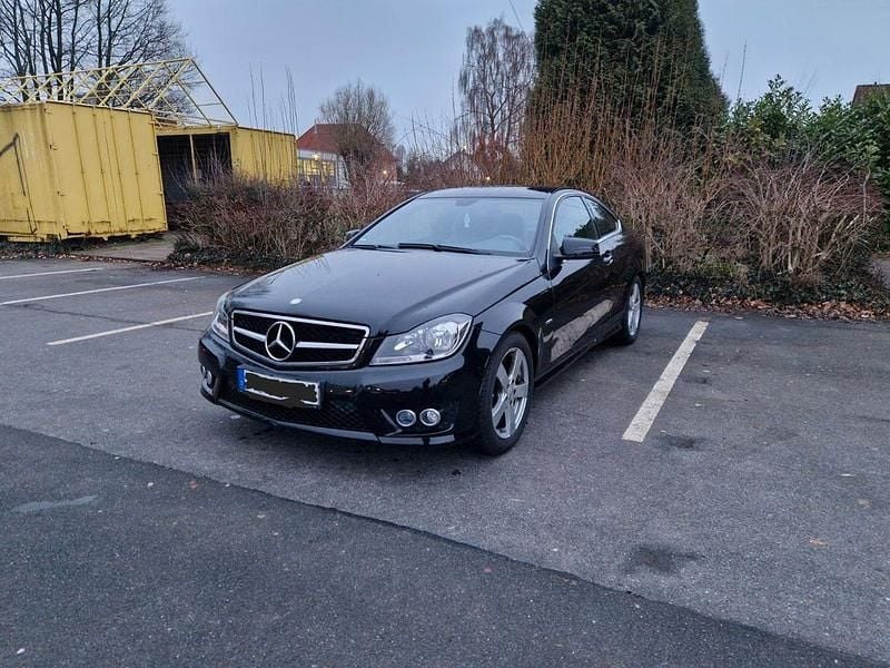 Gebraucht Mercedes C180 156 PS (114 kW) 2012 Schwarz Coupé