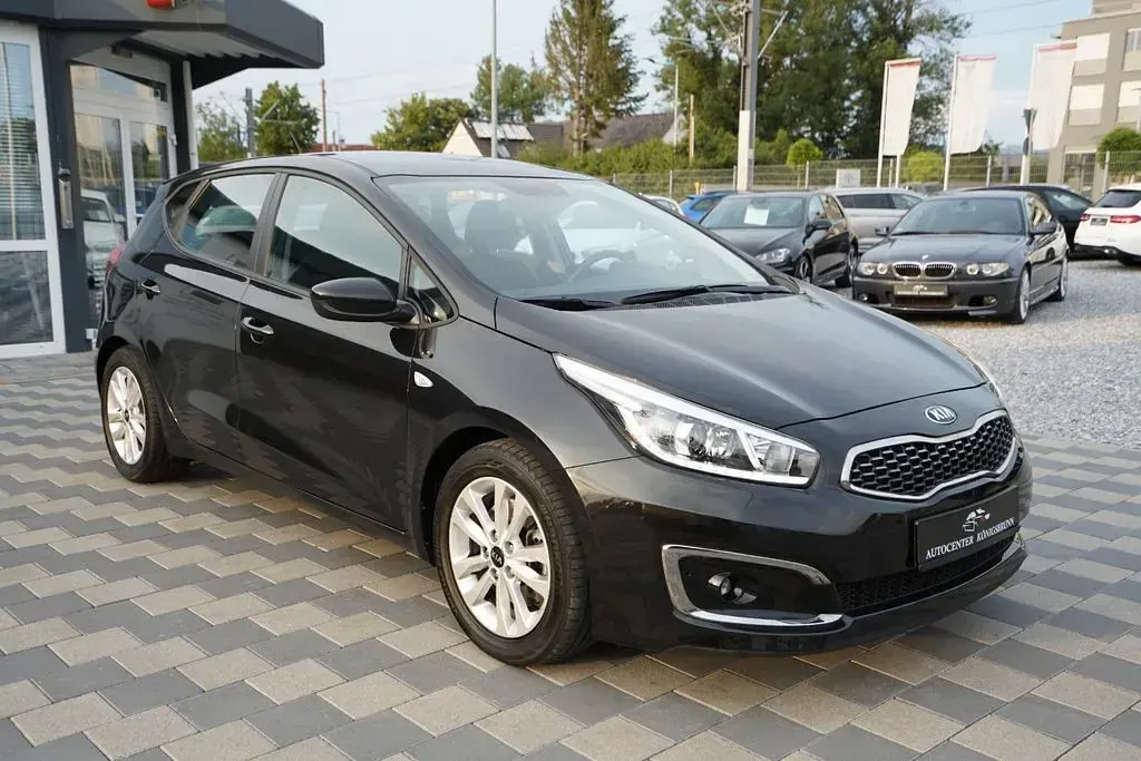 Gebraucht Kia Ceed 99 PS (72 kW) 2018 Schwarz Kleinwagen