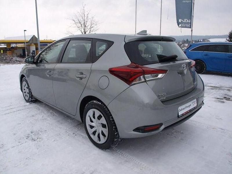 Gebraucht Toyota Auris Cool 99 PS (72 kW) 2016 Grau Limousine