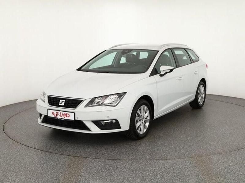 Weiss Gebraucht 2020 Seat Leon Kombi | 17.990 € (Fairer Preis) - Bild 1/4
