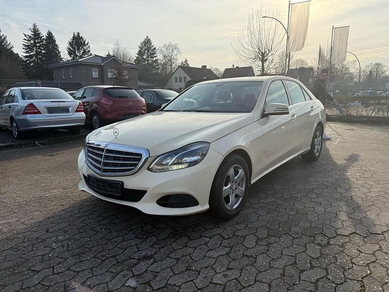 Gebraucht Mercedes E200 Avantgarde 150 PS (110 kW) 2016 Beige Limousine