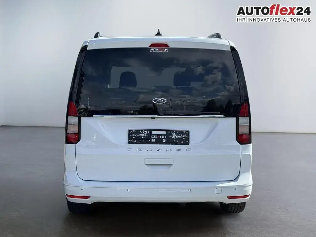 Neu Ford Tourneo Titanium 116 PS (85 kW) 2026 Weiß Van / Kleinbus