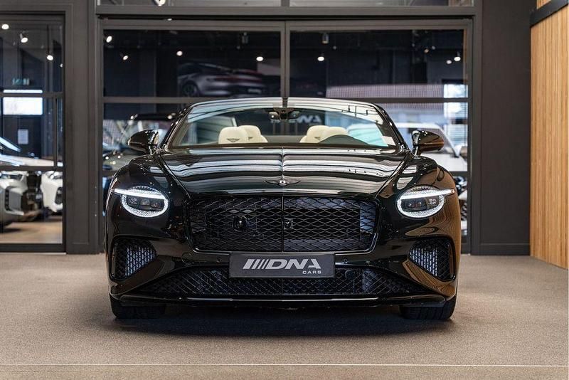 Gebraucht Bentley Continental 680 PS (500 kW) 2026 Grün Cabrio