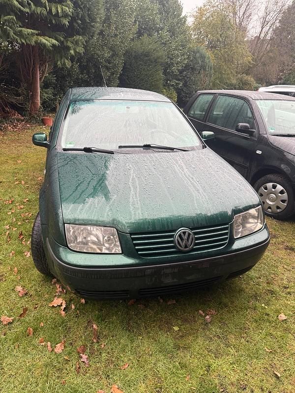 Second-hand VW Bora 90 CP (66 kW) 2002 Verde Berlinǎ