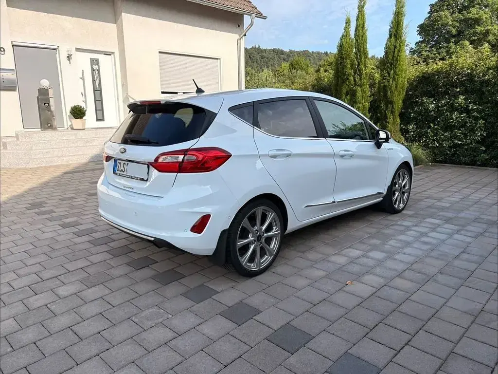 Gebraucht Ford Fiesta Vignale 101 PS (74 kW) 2017 Weiß Kleinwagen