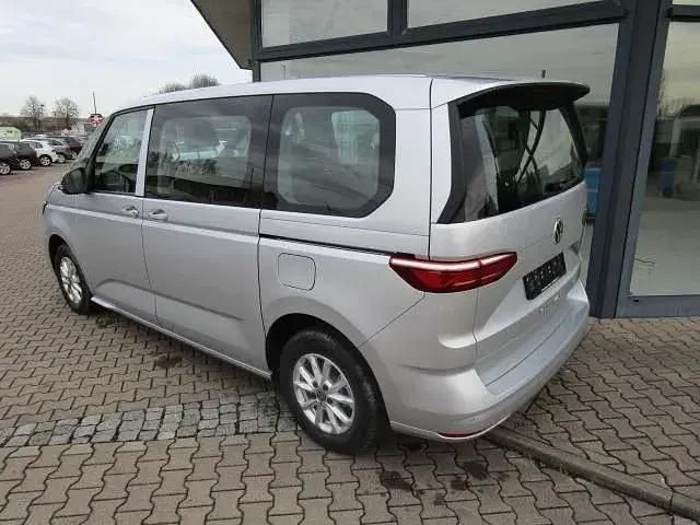 Second-hand VW Multivan Life 150 CP (110 kW) 2024 Argintiu Monovolum
