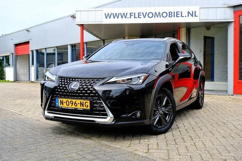 Schwarz Gebraucht 2020 Lexus UX 250h Business Edition SUV | 22.950 € (Guter Preis) - Bild 1/4