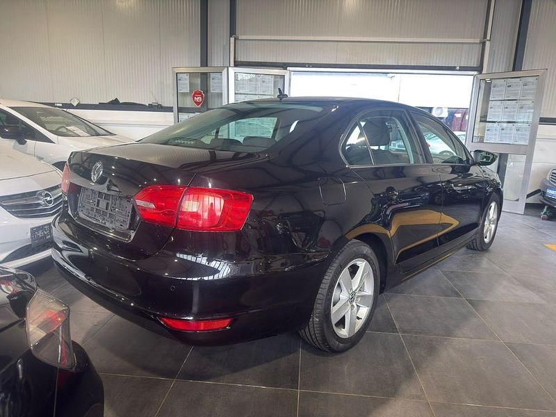Gebraucht VW Jetta Comfortline 105 PS (77 kW) 2011 Schwarz Limousine