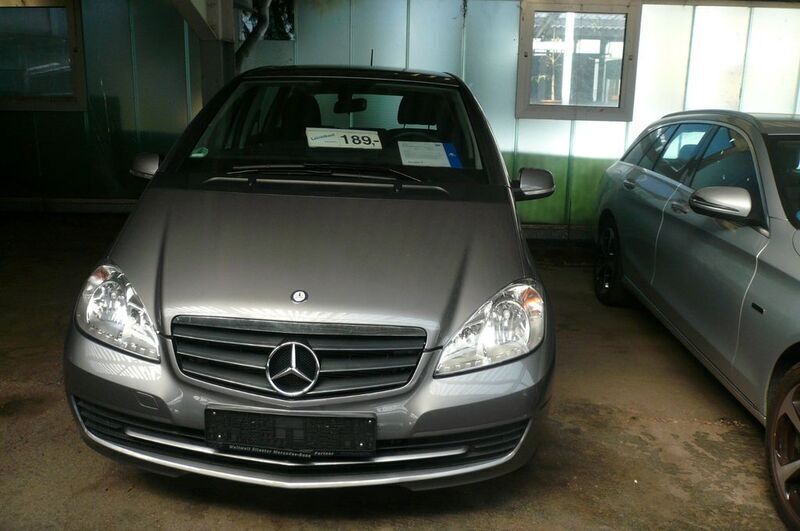 Grau Gebraucht 2010 Mercedes A160 Limousine | 9.790 € (Teuer) - Bild 1/4
