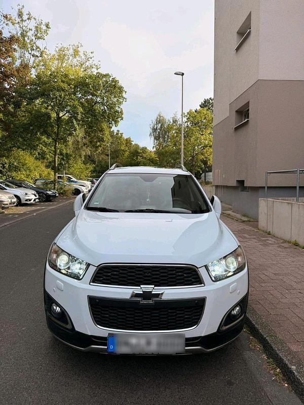 Weiß Gebraucht 2013 Chevrolet Captiva SUV | 8.499 € (Fairer Preis) - Bild 1/4