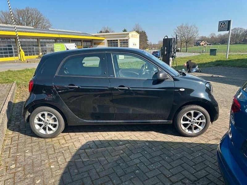 Gebraucht Smart ForFour Basis 71 PS (52 kW) 2019 Schwarz Kleinwagen