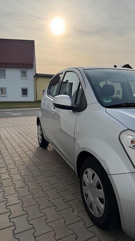 Gebraucht Suzuki Splash 86 PS (63 kW) 2010 Silber Kleinwagen