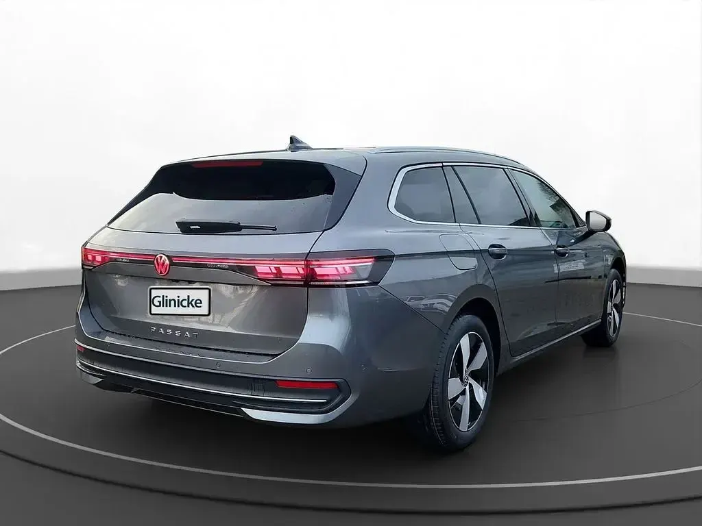 Neu VW Passat Pro 150 PS (110 kW) 2026 Grau Kombi