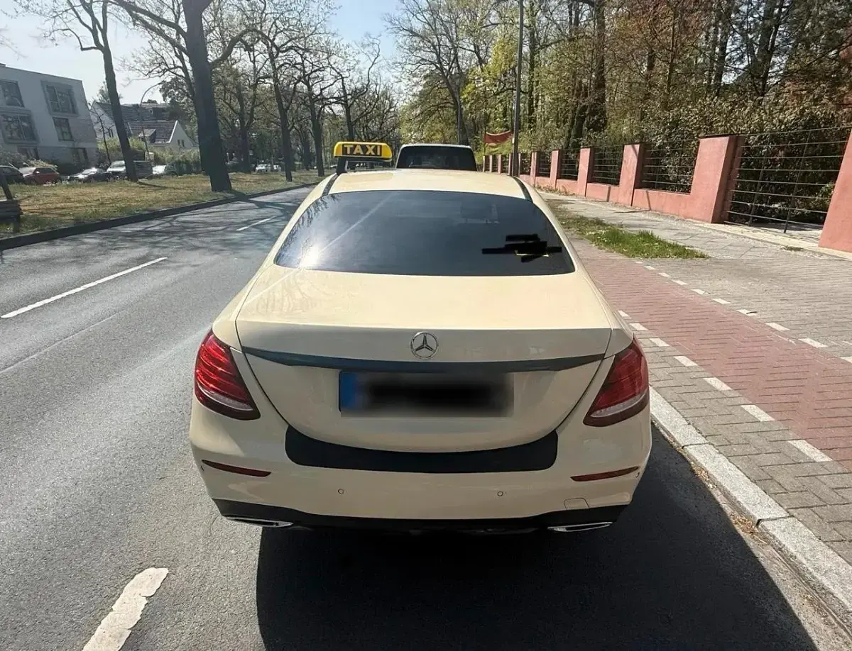 Gebraucht Mercedes 220 194 PS (142 kW) 2017 Beige Limousine