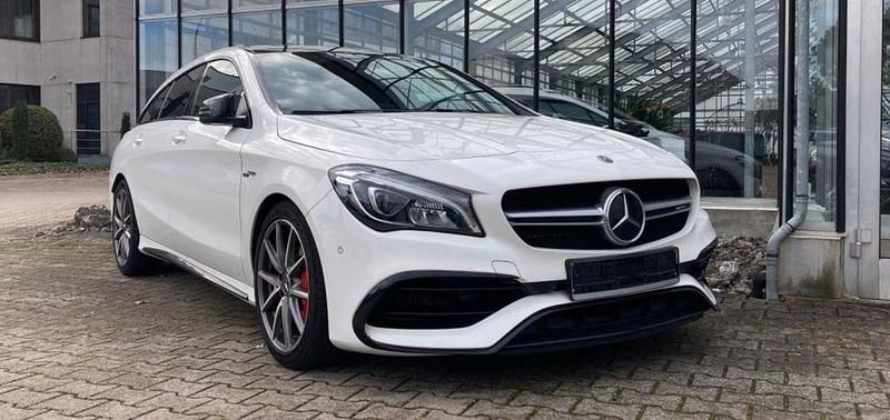 Weiß Gebraucht 2019 Mercedes CLA45 AMG Shooting Brake AMG Kombi | 29.280 € (Guter Preis) - Bild 1/4