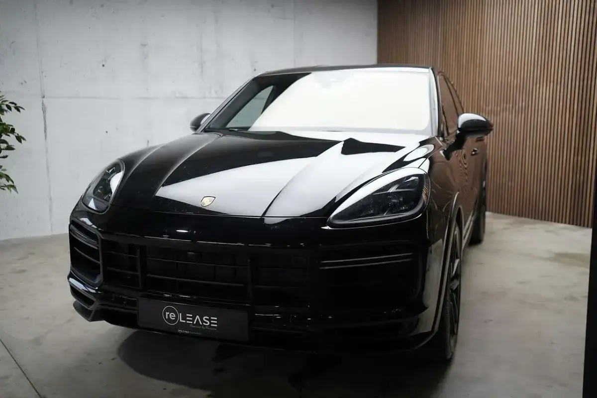 Gebraucht Porsche Cayenne Turbo GT 640 PS (470 kW) 2023 Schwarz SUV