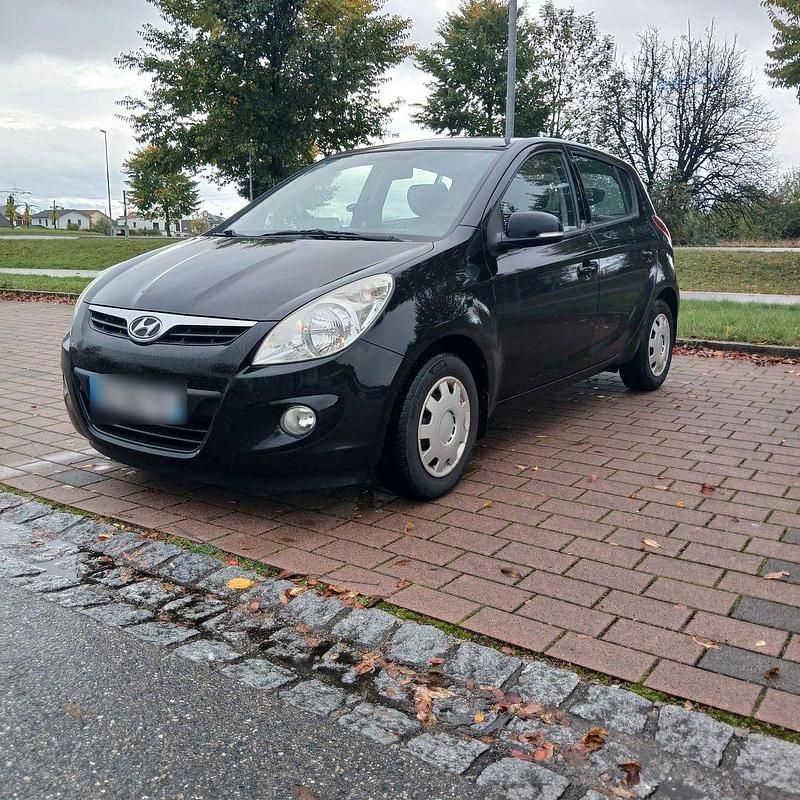 Schwarz Gebraucht 2012 Hyundai i20 Classic Kleinwagen | 1.500 € (Fairer Preis) - Bild 1/4