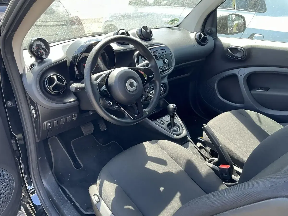 Gebraucht Smart ForTwo Coupé 60 kW (82 PS) 2022 Schwarz tridion sicherheitszelle in blac Kleinwagen