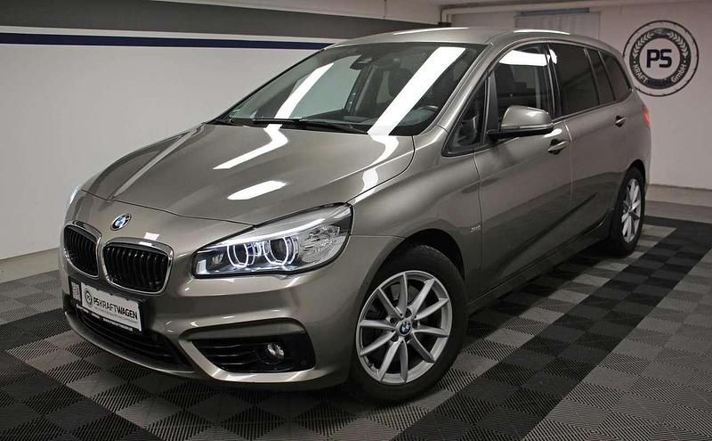 Platinsilber metallic Gebraucht 2017 BMW 220 Sport Line Van / Kleinbus | 18.890 € (Fairer Preis) - Bild 1/3