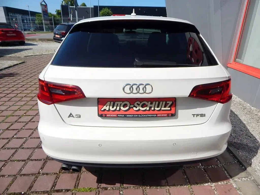Gebraucht Audi A3 Ambiente 122 PS (89 kW) 2014 Weiß Limousine