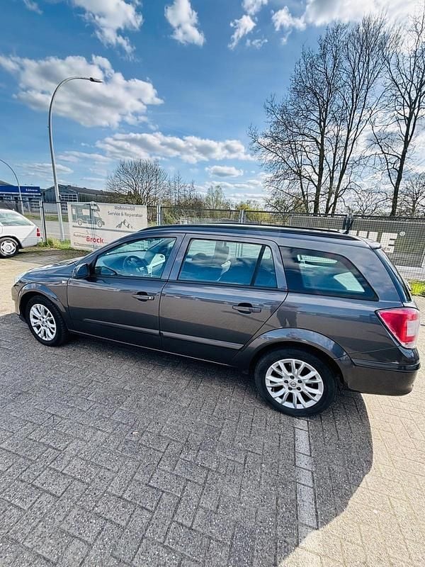 Second-hand Opel Astra 116 CP (85 kW) 2009 Break