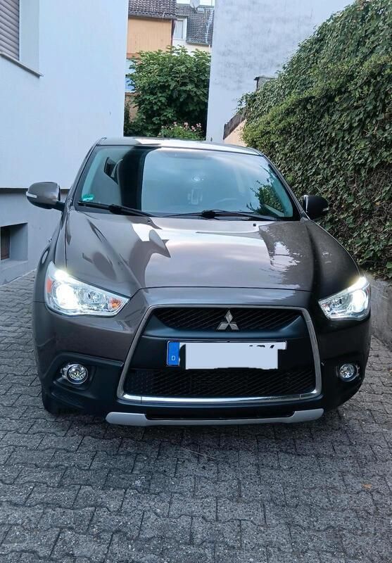 Braun Gebraucht 2011 Mitsubishi ASX Edition SUV | 8.900 € (Fairer Preis) - Bild 1/4