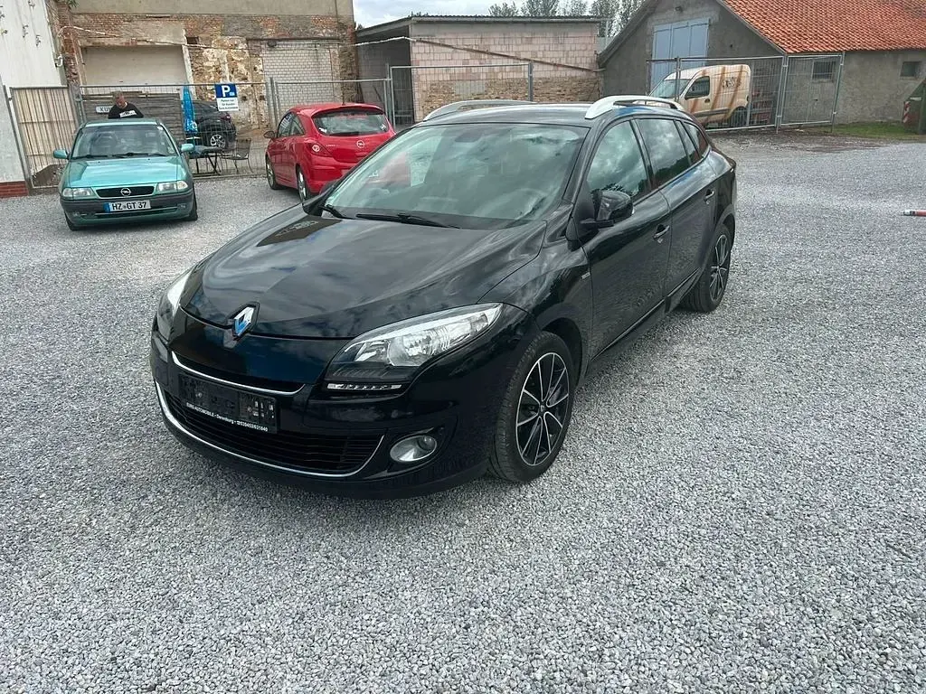 Gebraucht Renault Mégane III Bose Edition 131 PS (96 kW) 2012 Schwarz Limousine