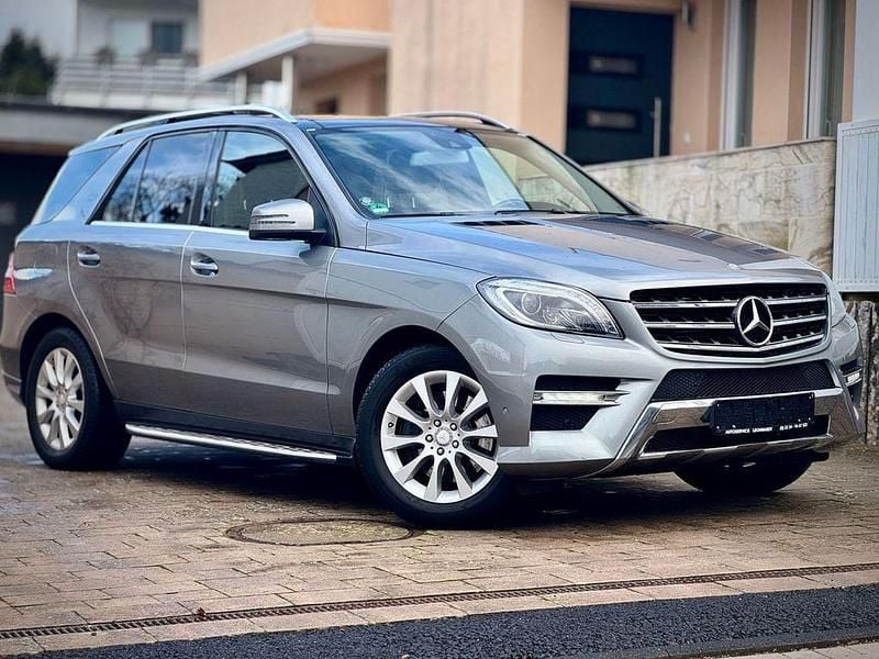 Palladiumsilber metalliclack Gebraucht 2014 Mercedes ML350 AMG SUV | 21.490 € (Guter Preis) - Bild 1/4